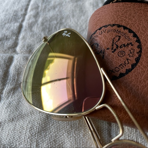 Women’s Ray-Ban Sunglasses Gold Frame with Pink Lenses - Picture 4 of 6